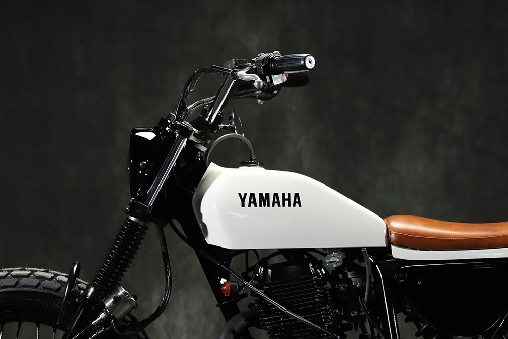 DIRT-GCC TW200/225／モーターガレージグッズ